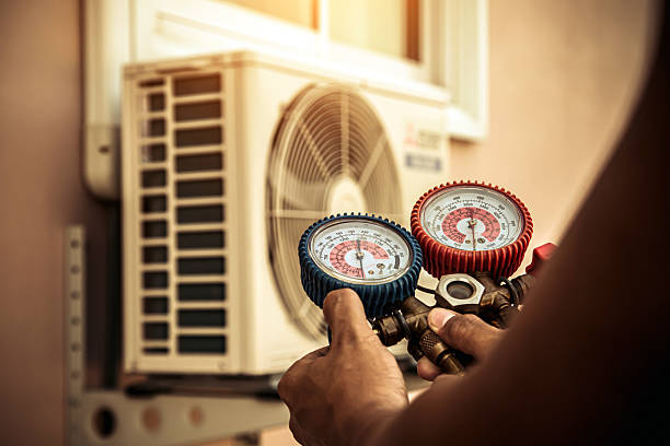 Professional Ac Installation technician working in Saint James City, FL